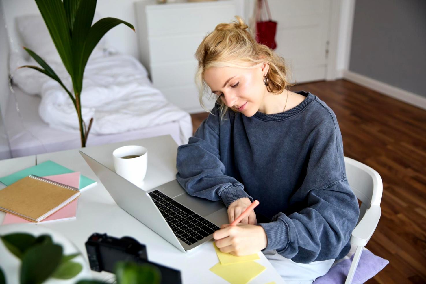 Momento di riflessione durante un esercizio di comunicazione interpersonale